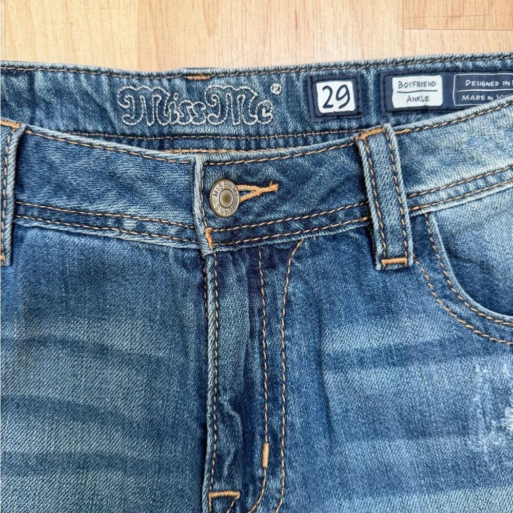Miss Me Floral Embroidered Distressed Boyfriend Jeans Size 29 💙 - Picture 5 of 9